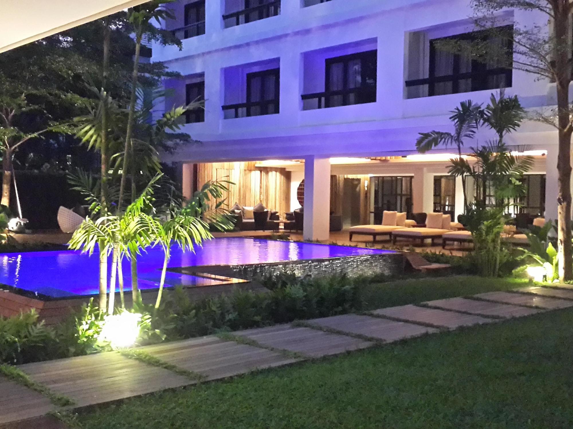 Uma Residence Bangkok Exterior photo