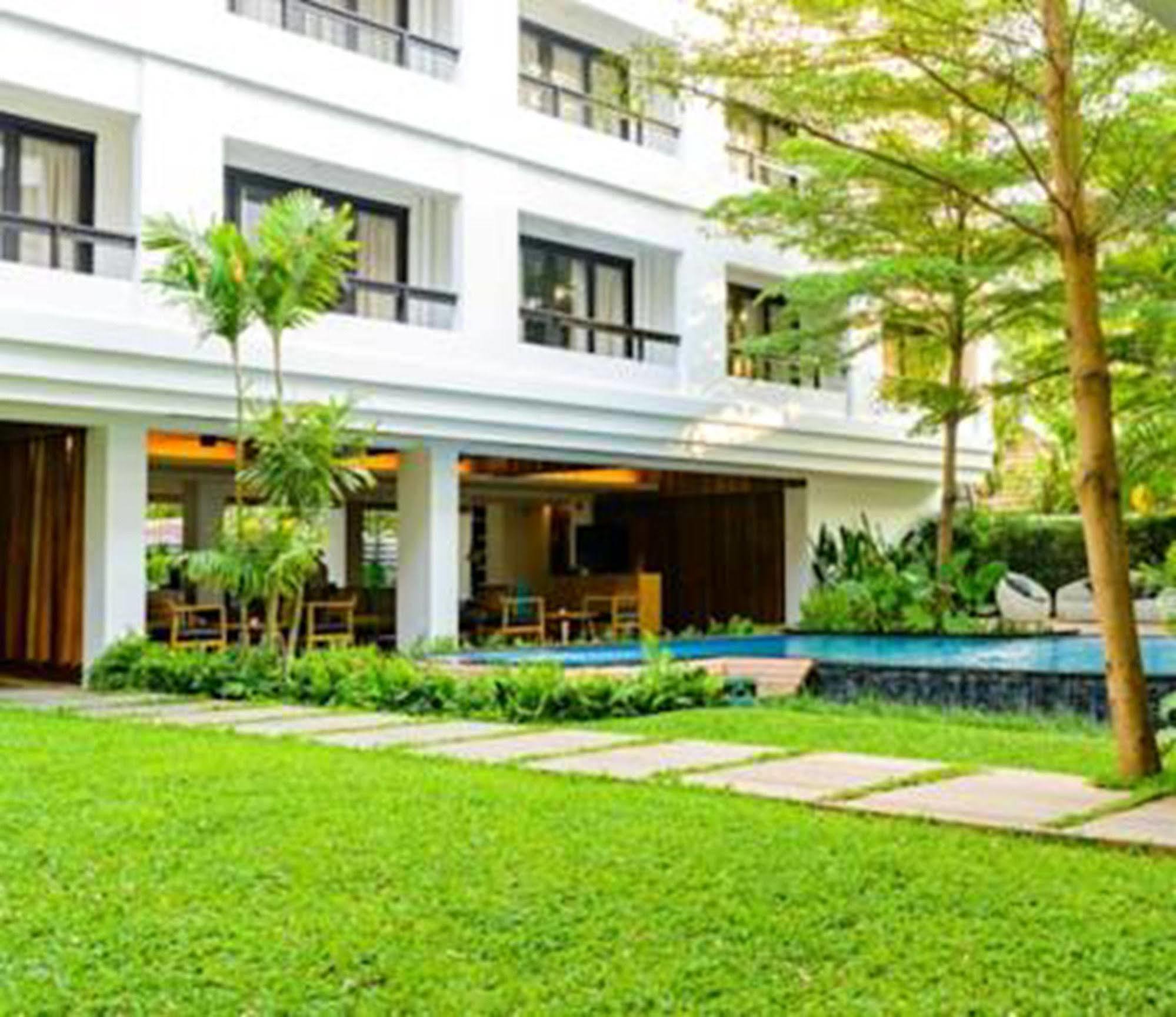 Uma Residence Bangkok Exterior photo