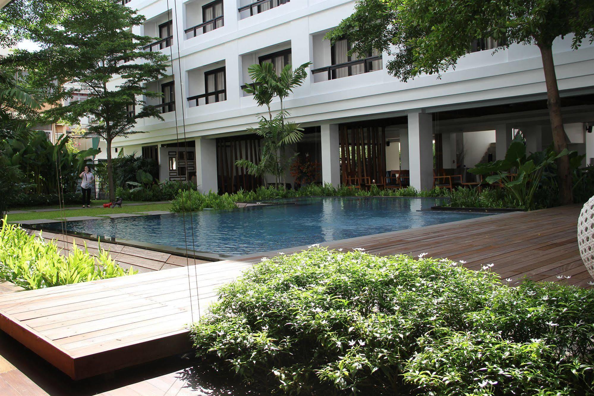 Uma Residence Bangkok Exterior photo