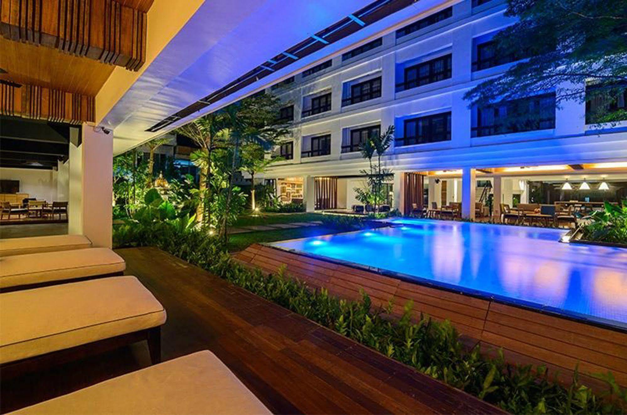 Uma Residence Bangkok Exterior photo